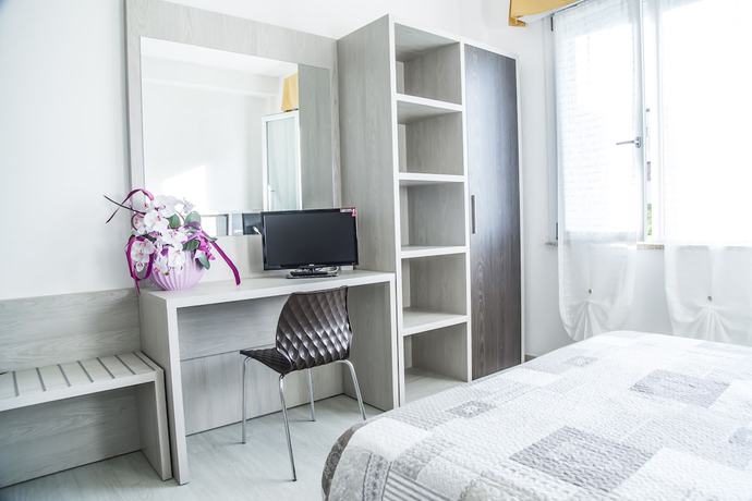 Imagen de la habitación del Hotel Dafne, Lido di Savio. Foto 20