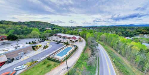 Imagen general del Hotel Dahlonega Mountain Inn. Foto 4