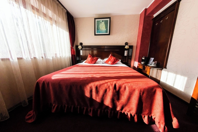 Imagen de la habitación del Hotel Daily Plaza. Foto 8