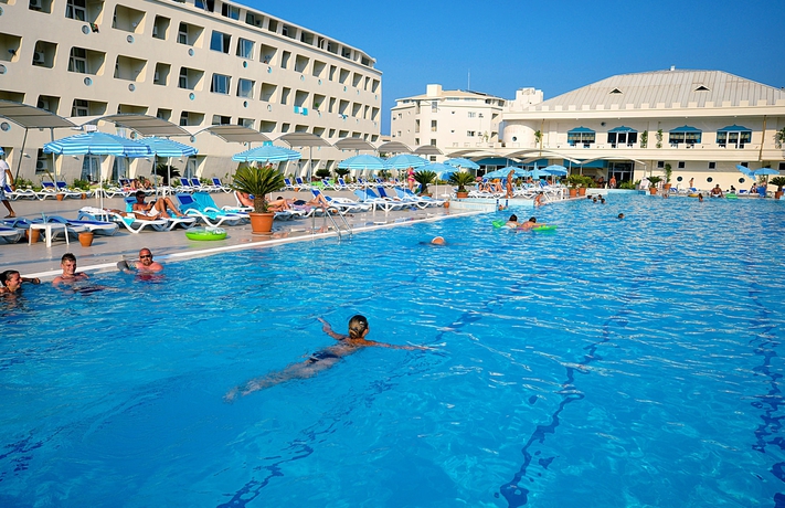 Imagen de la piscina del Hotel Daima Biz - Dolusu Aquapark Access. Foto 16