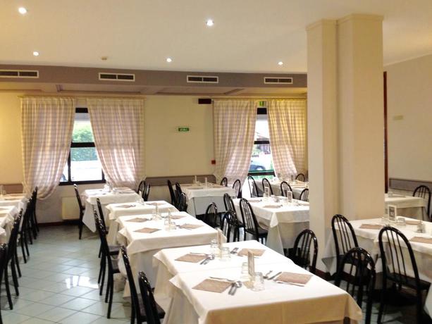 Imagen del bar/restaurante del Hotel Daina. Foto 3
