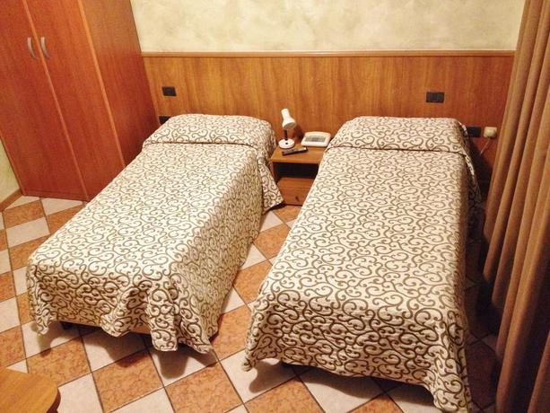 Imagen de la habitación del Hotel Daina. Foto 9