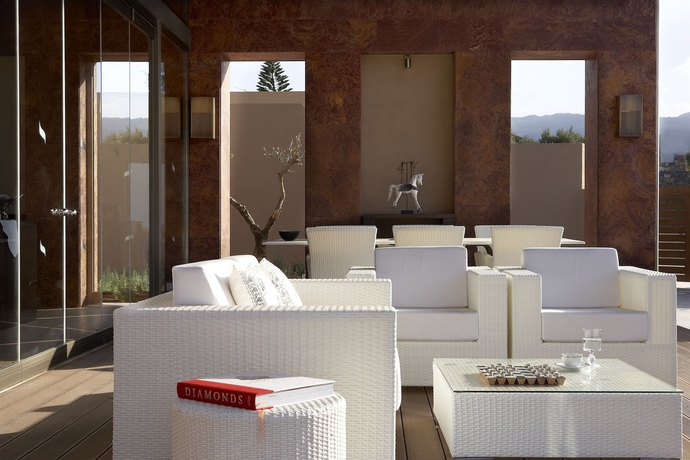 Imagen de los exteriores del Hotel Daios Cove. Foto 9