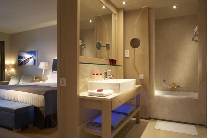 Imagen de la habitación del Hotel Daios Cove. Foto 4