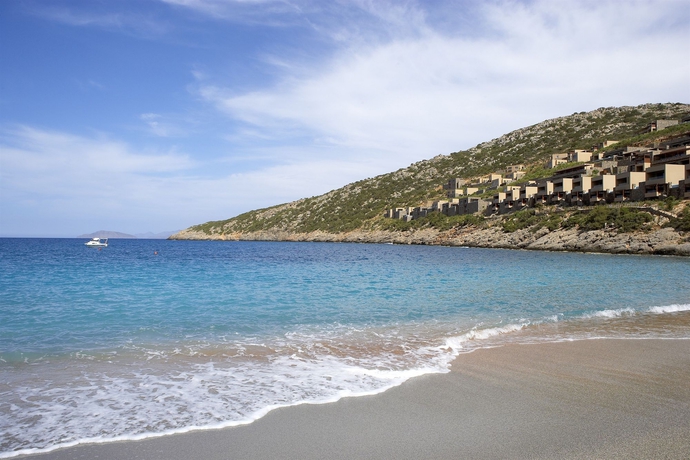 Imagen de los exteriores del Hotel Daios Cove. Foto 11