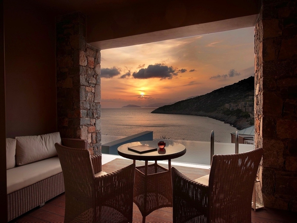 Imagen de la habitación del Hotel Daios Cove. Foto 5