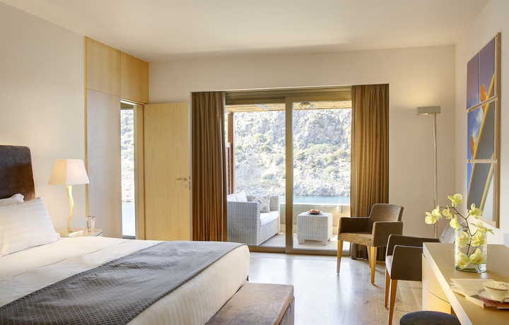 Imagen de la habitación del Hotel Daios Cove. Foto 7