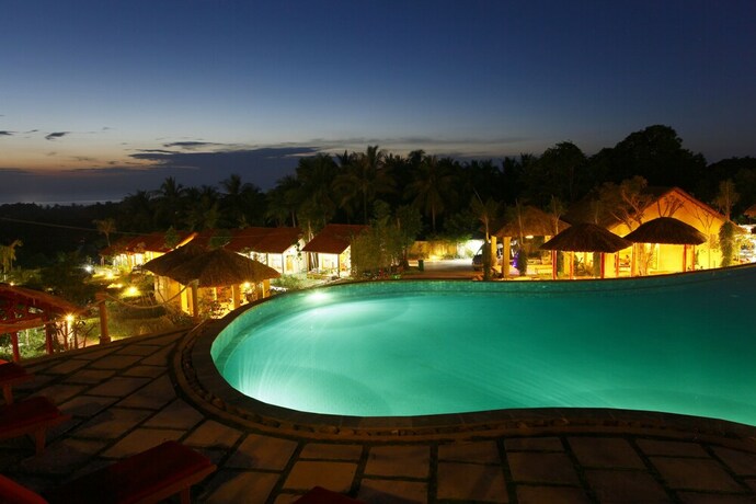 Imagen de la piscina del Hotel Daisy Resort. Foto 30