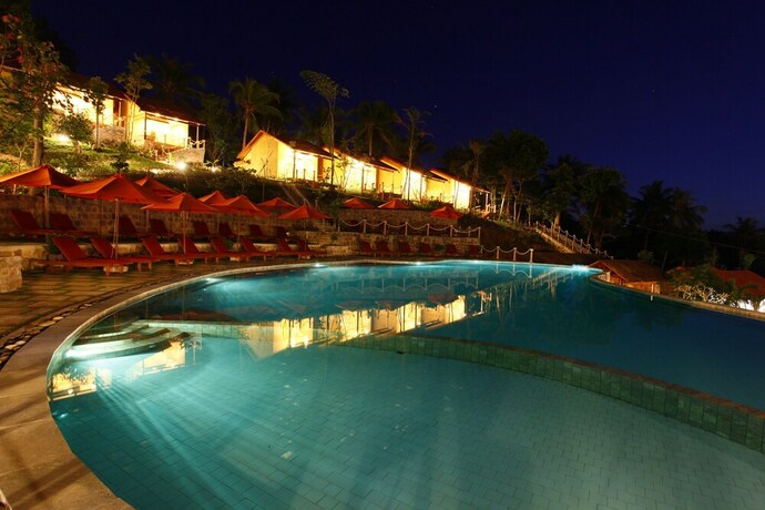 Imagen de la piscina del Hotel Daisy Resort. Foto 31