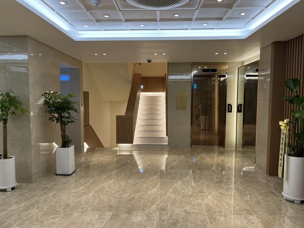 Imagen de los interiores del Hotel Daisy, Samseongli. Foto 13