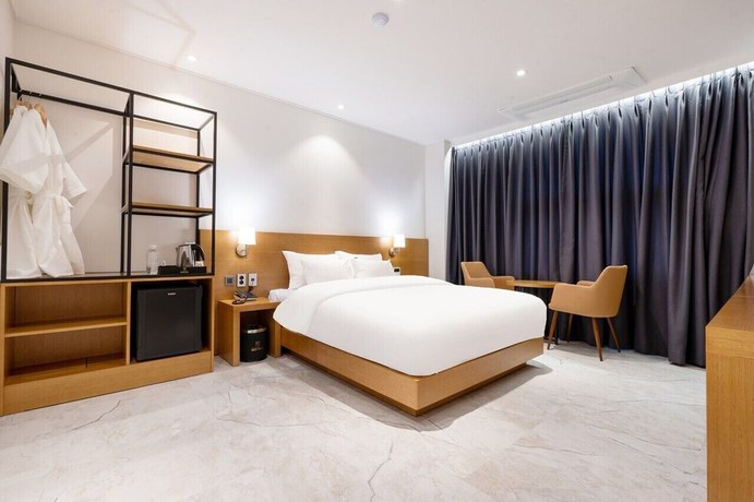 Imagen de la habitación del Hotel Daisy, Samseongli. Foto 10