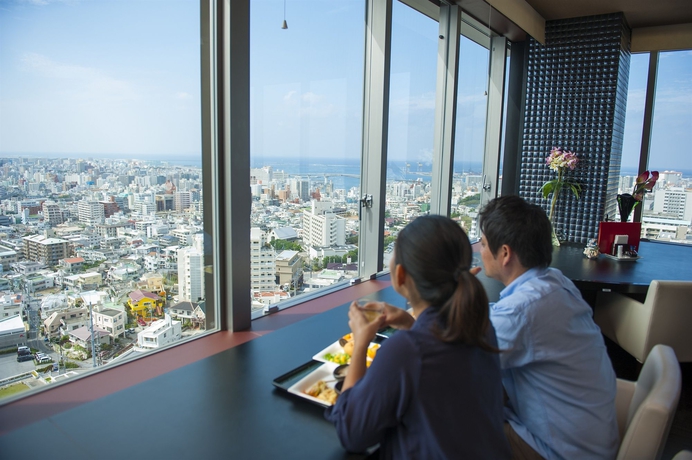 Imagen del bar/restaurante del Hotel Daiwa Roynet Naha - Omoromachi. Foto 3