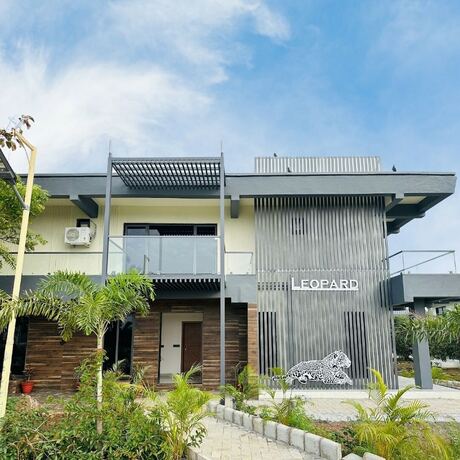 Imagen general del Hotel Daksh Eden Greenz -a Luxury Resort. Foto 9
