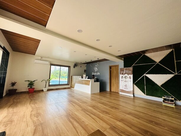 Imagen general del Hotel Daksh Eden Greenz -a Luxury Resort. Foto 10