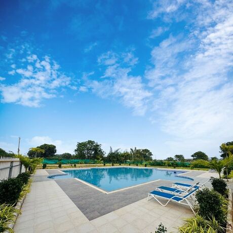 Imagen general del Hotel Daksh Eden Greenz -a Luxury Resort. Foto 12