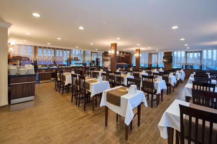 Imagen del bar/restaurante del Hotel Dalan. Foto 3