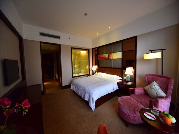 Imagen de la habitación del Hotel Dali Art Golf. Foto 4