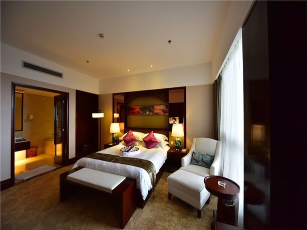 Imagen de la habitación del Hotel Dali Art Golf. Foto 8