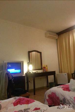 Imagen de la habitación del Hotel Dali Landscape Hotel. Foto 8