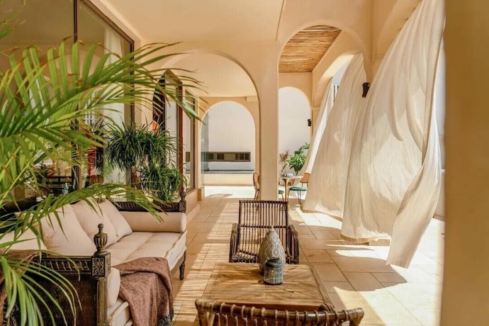 Imagen de los interiores del Hotel Dali Pure-Soul Seaview Resort. Foto 16