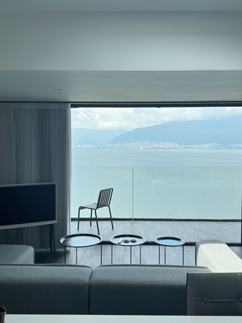 Imagen de la habitación del Hotel Dali Shijiushan Cliff Seavilla. Foto 10