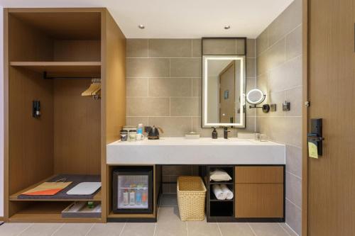 Imagen general del Hotel Dalian Airport Yingke Road Atour Hotel. Foto 1