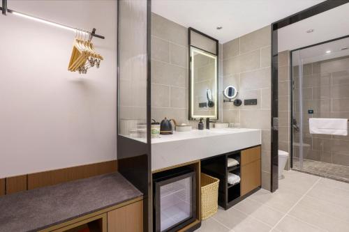 Imagen general del Hotel Dalian Airport Yingke Road Atour Hotel. Foto 3