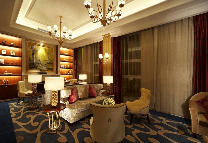 Imagen del bar/restaurante del Hotel Dalian Dynasty International. Foto 2