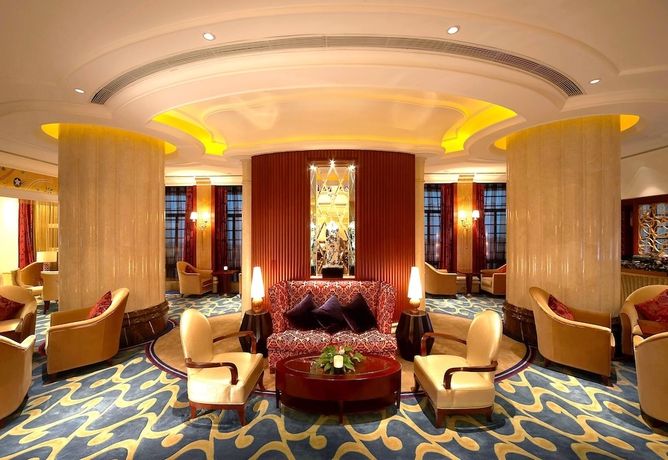 Imagen del bar/restaurante del Hotel Dalian Dynasty International. Foto 3