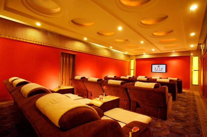 Imagen de la piscina del Hotel Dalian East. Foto 20