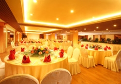 Imagen del bar/restaurante del Hotel Dalian Kellen International Hotspring Club. Foto 2