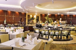 Imagen del bar/restaurante del Hotel Dalian Liangyun. Foto 2