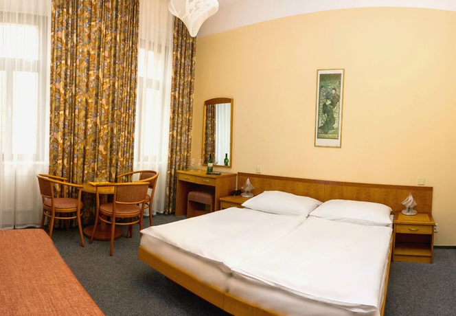 Imagen de la habitación del Hotel Dalimil. Foto 3