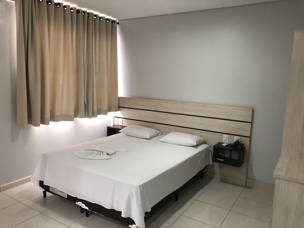 Imagen de la habitación del Hotel Dallas. Foto 13