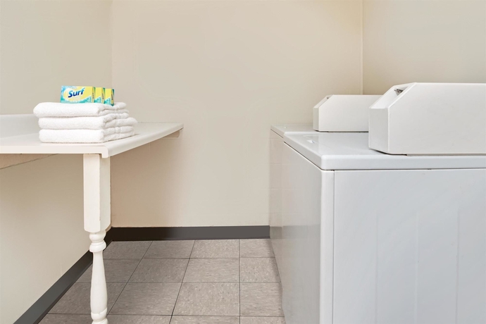 Imagen de los interiores del Hotel Dallas Love Field Inn. Foto 12