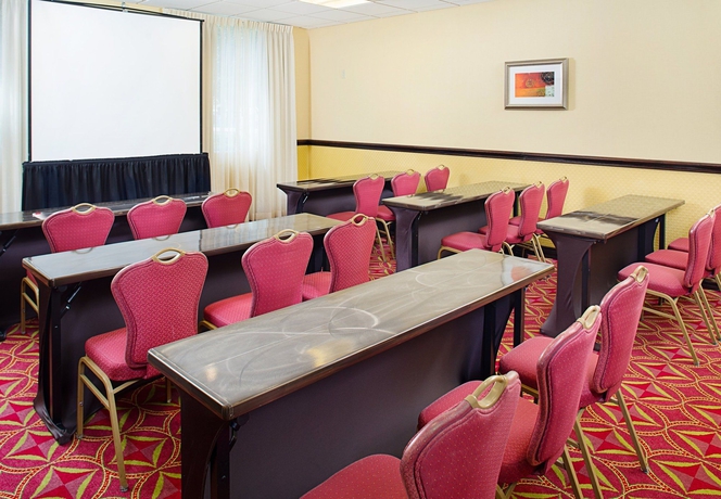 Imagen de los interiores del Hotel Dallas Marriott Suites Medical/market Center. Foto 6