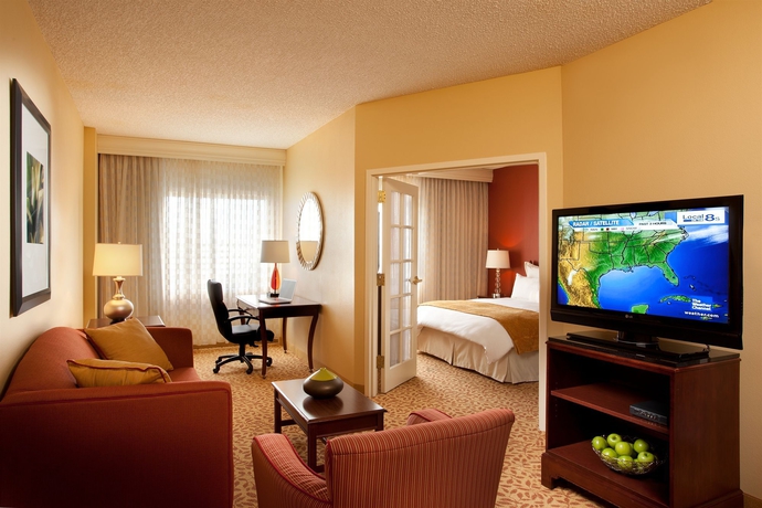Imagen de los interiores del Hotel Dallas Marriott Suites Medical/market Center. Foto 8