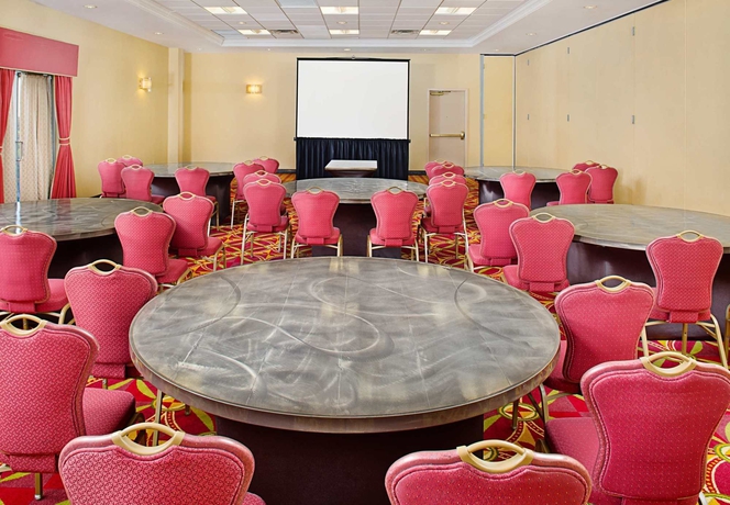 Imagen de los interiores del Hotel Dallas Marriott Suites Medical/market Center. Foto 12