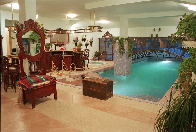 Imagen de la piscina del Hotel Dallas Residence. Foto 15