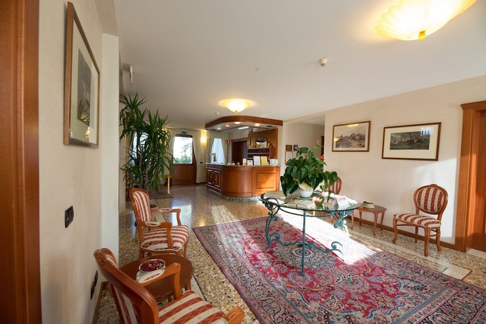 Imagen de los interiores del Hotel Dall'ongaro. Foto 13