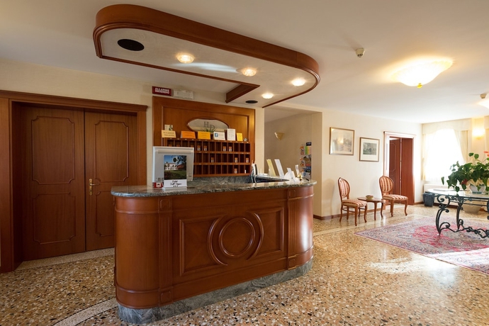 Imagen de los interiores del Hotel Dall'ongaro. Foto 15
