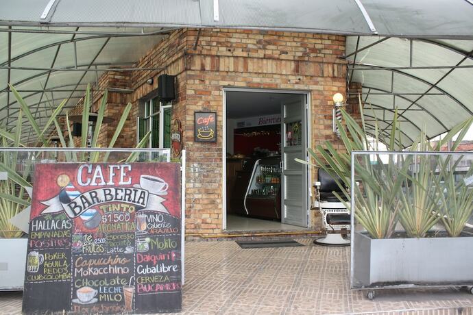 Imagen del bar/restaurante del Hotel Dalons Colonial. Foto 12