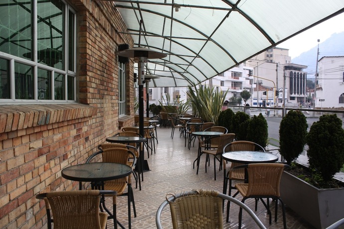 Imagen del bar/restaurante del Hotel Dalons Colonial. Foto 14