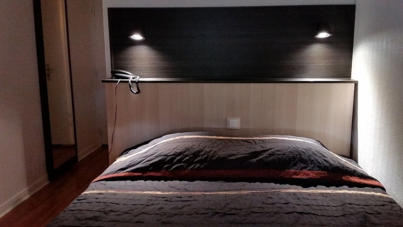 Imagen de la habitación del Hotel D'alsace, Villeurbanne. Foto 7