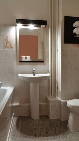 Imagen de la habitación del Hotel D'alsace, Villeurbanne. Foto 17