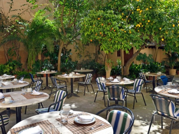 Imagen del bar/restaurante del Hotel Dalt Murada. Foto 5