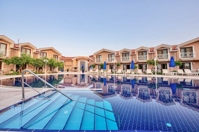 Imagen de la piscina del Hotel Dalyan Resort SPA. Foto 19