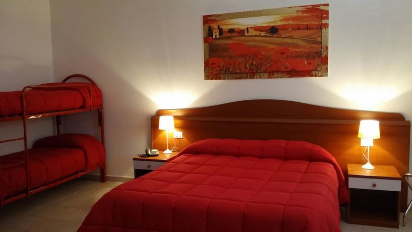 Imagen de la habitación del Hotel Damanse. Foto 6