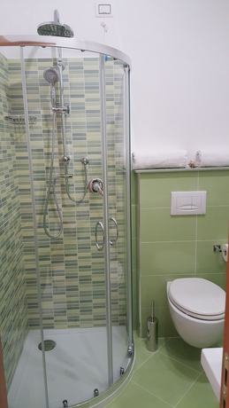 Imagen de la habitación del Hotel Damanse. Foto 10