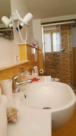 Imagen de la habitación del Hotel Damanse. Foto 11